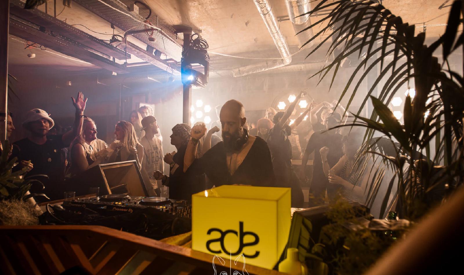 WTC Amsterdam | Welcome To Change