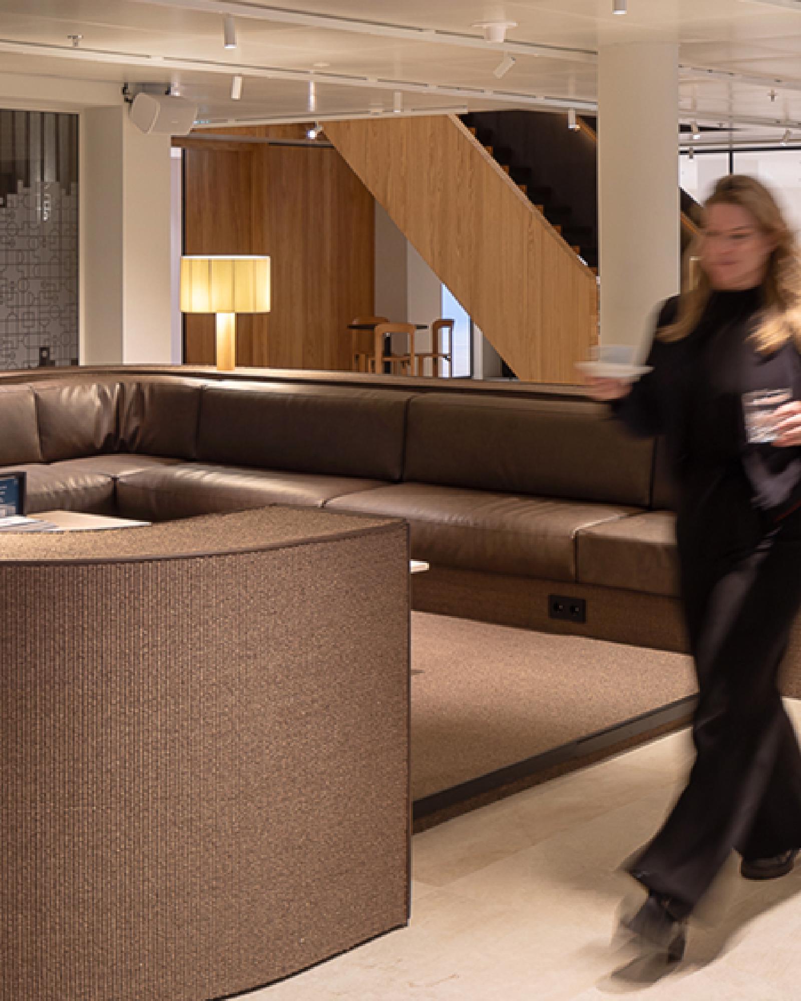 Lounge van de Exclusive offices van HOFF bij WTC Amsterdam